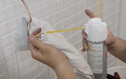電装部への保護剤塗布
