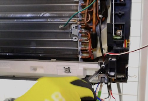 電装ボックスの外し方