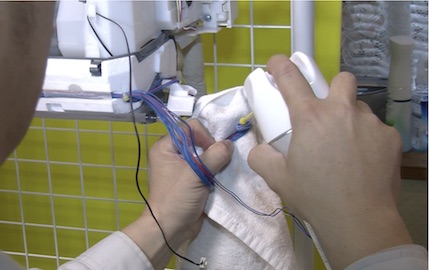 コネクターへの保護剤塗布