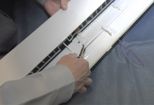 プラズマクラスターイオン発生ユニットの電装部の外し方2